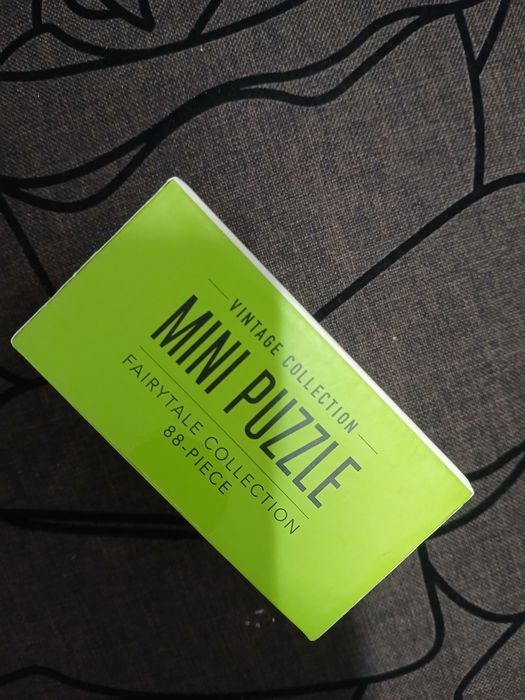 Пъзели: нови, неразпечатвани .