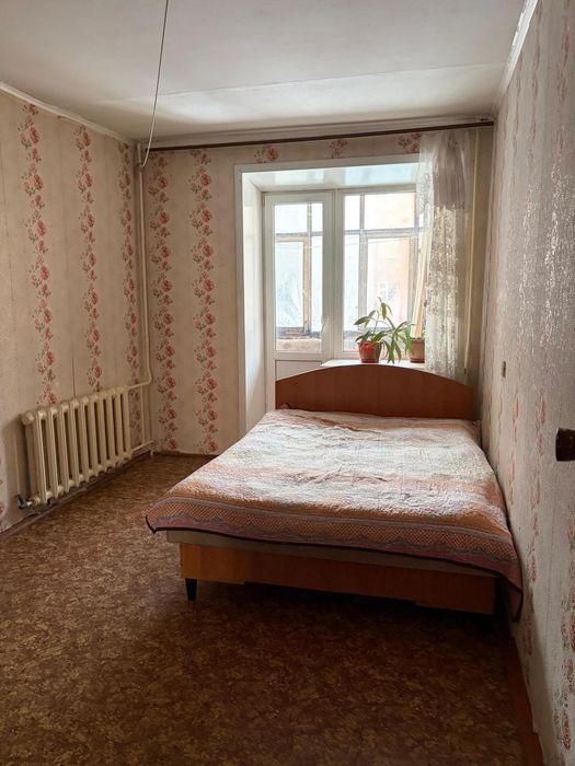Продам 3 комн квартиру на Бензострое