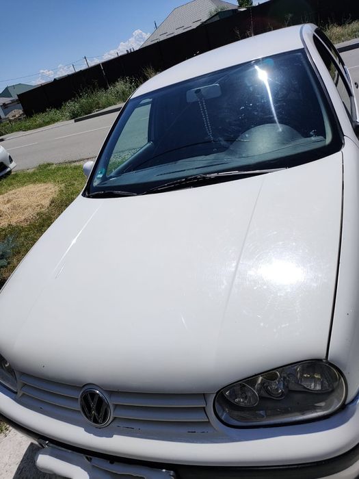 Автомобиль Фольксваген гольф 4