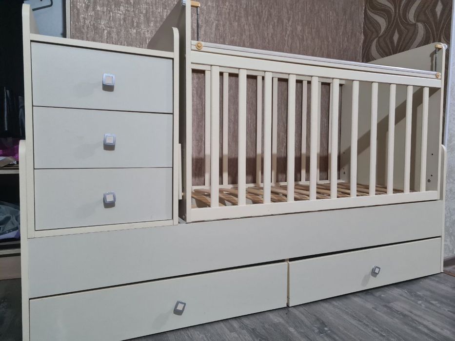 Детская кроватка