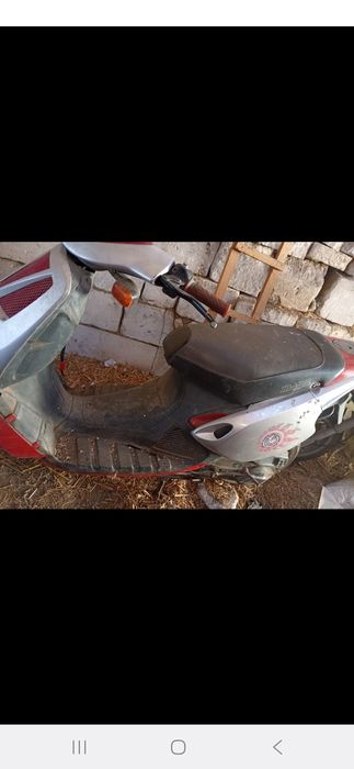 Vând scuter malaguti