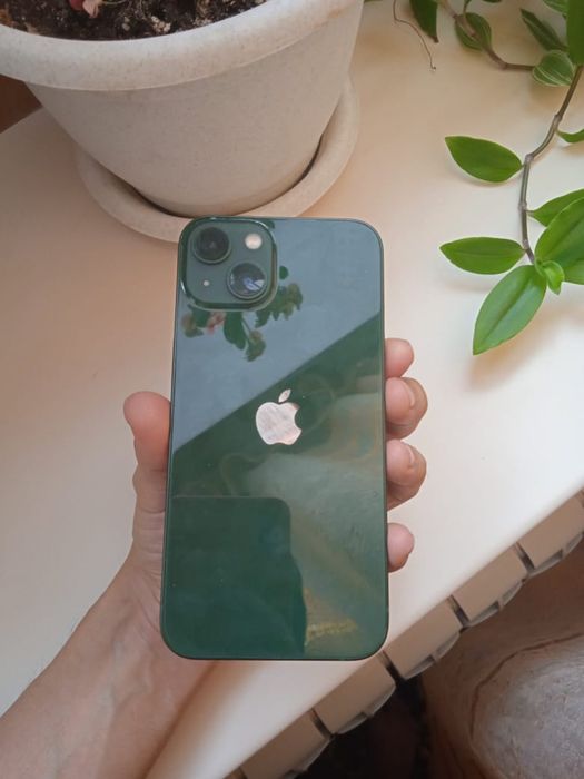 Продам Iphone 13