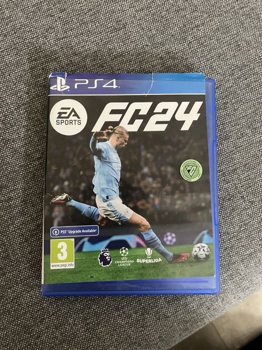Vând trei jocuri :Call of duty wwii,fc24,fifa18 pentru ps4