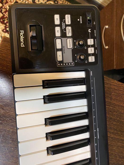 Клавиши MIDI Roland A-49