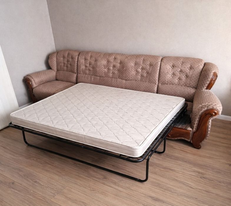 Большой диван с раскладушкой