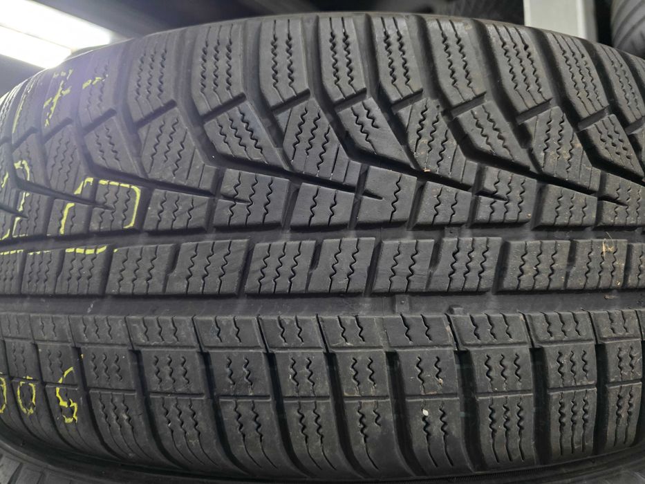 2бр Зимни гуми 205 55 17 - Hankook