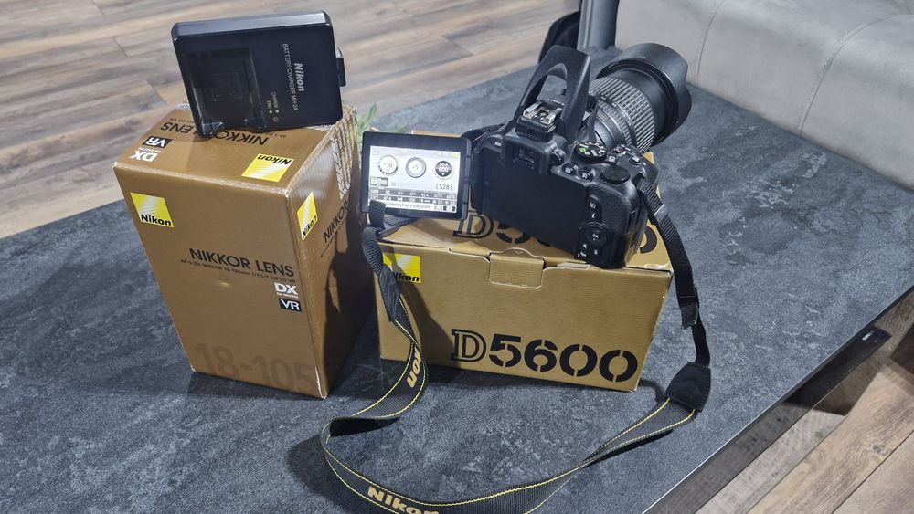 Nikon D5600 + Nikkor AF-S DX 18-105mm