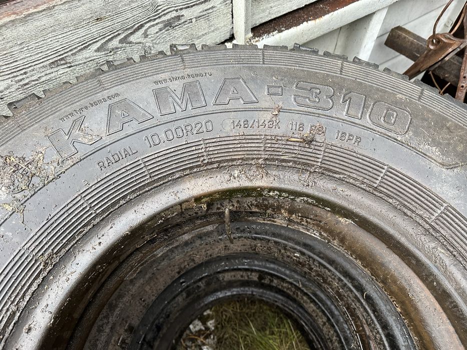 Продам резину на камаз