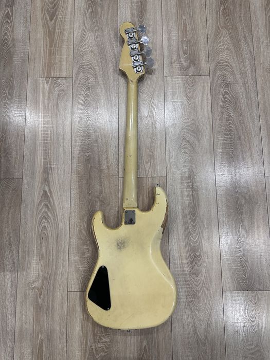 Бас китара Кремона