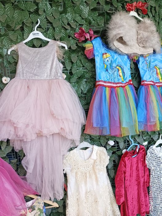 Продам нарядные платья от 2 лет до 8лет