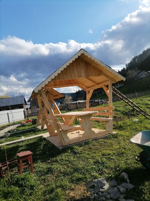 Masa acoperita tip foisor