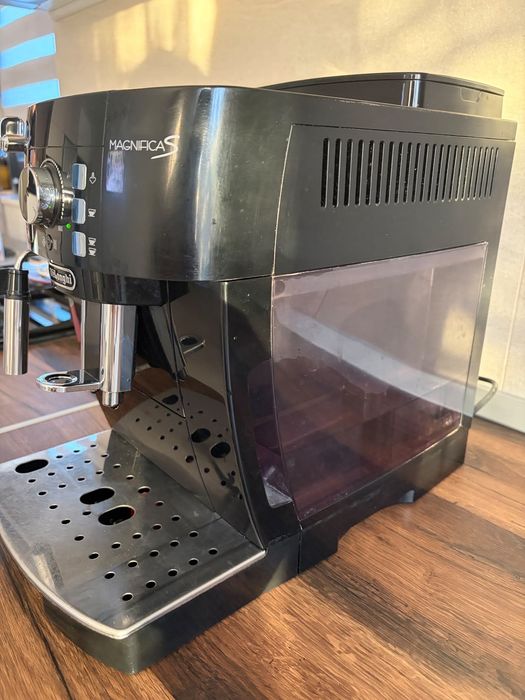 Aparat de cafea DeLonghi