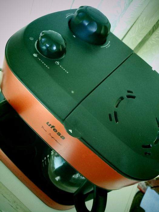 Vând cafetieră Ufesa Duo supreme