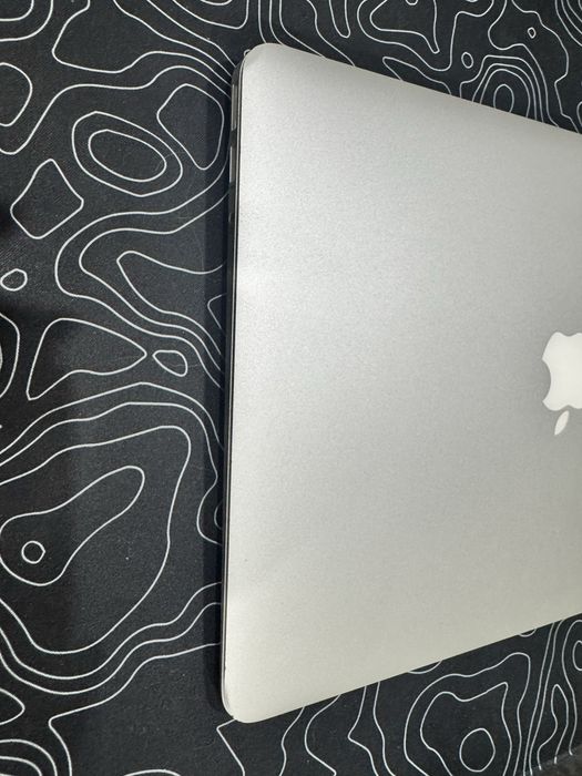MacBook Air 13 4/256gb 2013