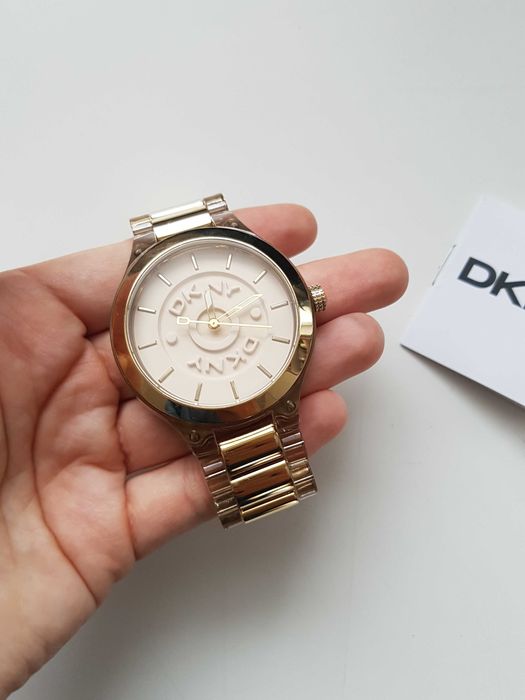 ceas dama DKNY 8168 auriu rotund sport, timp liber, arta