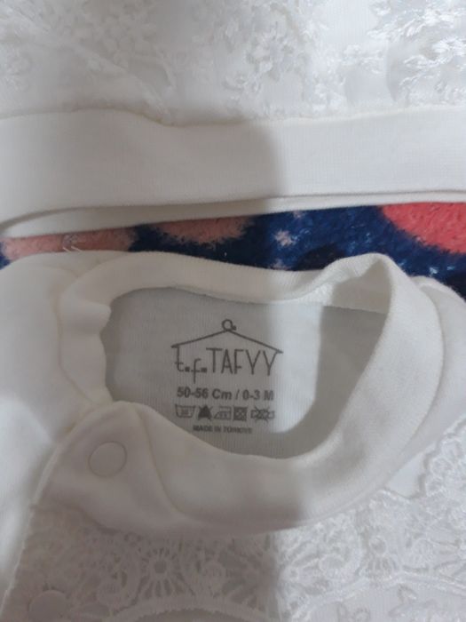 Продам костюмчик на выписку