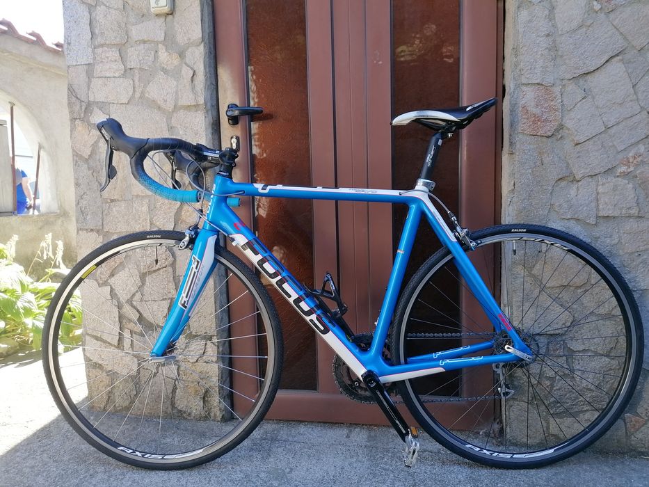 Шосеен FOCUS Carbon, 2*10 Shimano 105