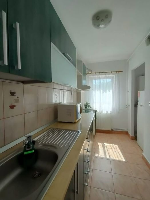 Închiriez garsonieră central