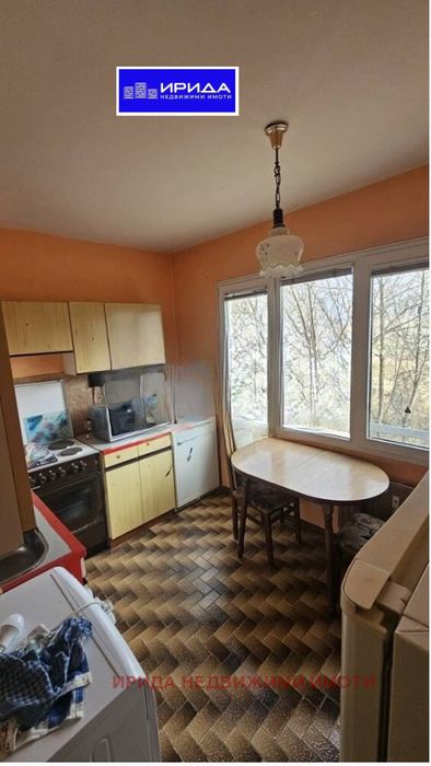 Гарсониера в Надежда 4