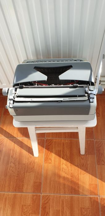 Maşină de scris vintage