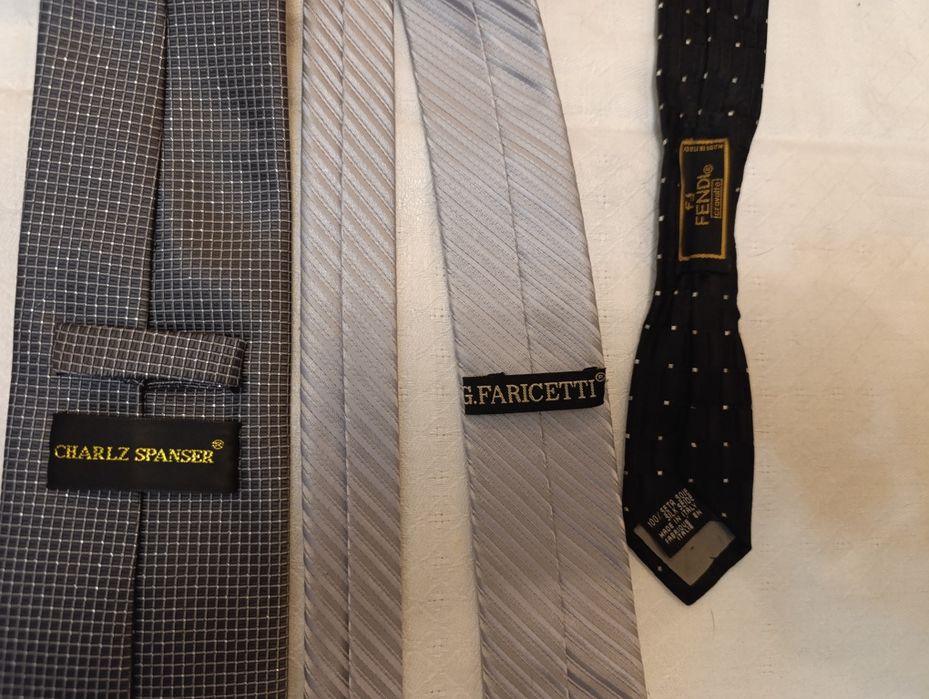 Шикарные галстуки  Италия , Чехословакия , Корея