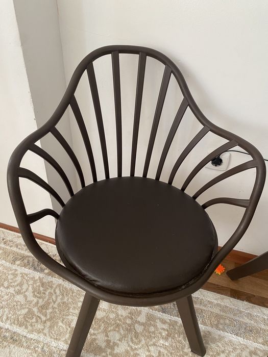 Стуля сатылады бағасы 10000тг(1шт)