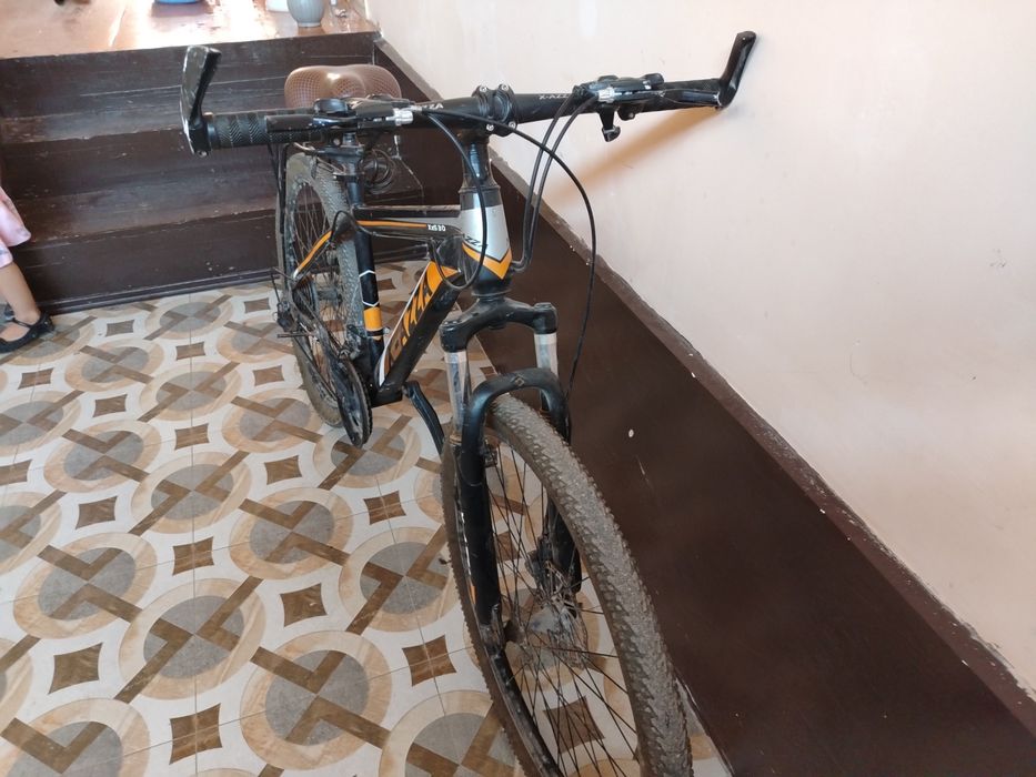 Скоросной велосипед хамме жери саз, арткы камири жарилган таза велик