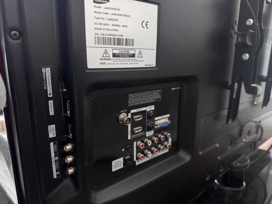 Samsung 40" Full HD отличное состояние