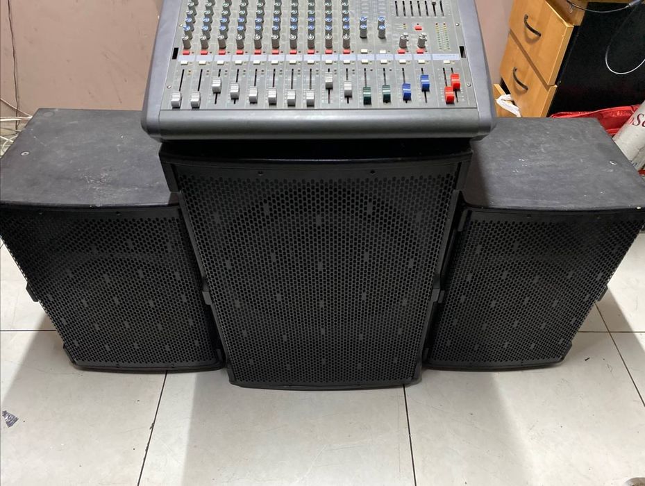 Срочно продается 2 колонки 1 Сабвуфер 1 микшер Dinacord