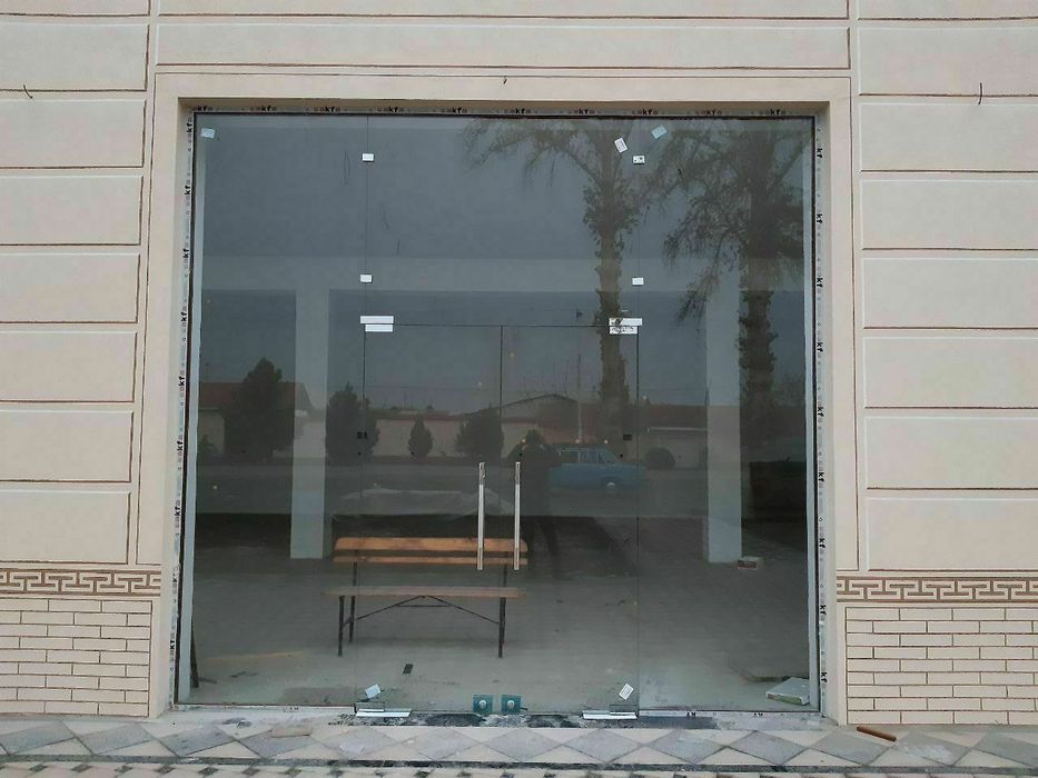 Двери и витражи из закалённого стекло