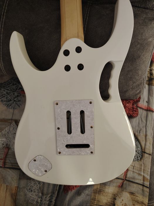 Ибанес гитару продаю