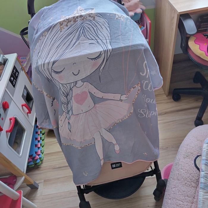 Количка,играчки,принадлежности,дрехи,органайзер,детска кухня,маса..