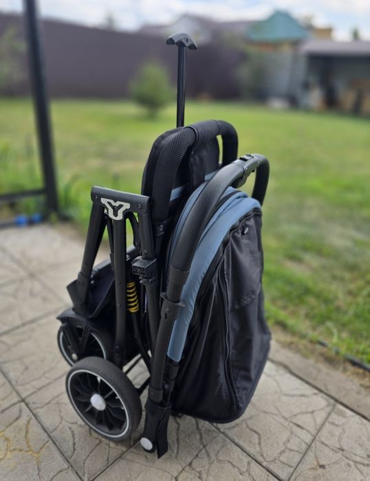 Продам прогулочную коляску