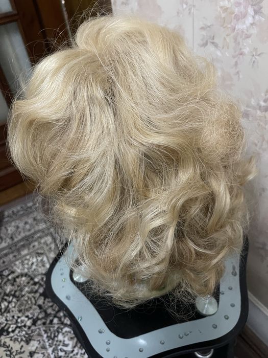 Продаю НОВЫЙ из натуральных волос РОСКОШНЫЙ  парик