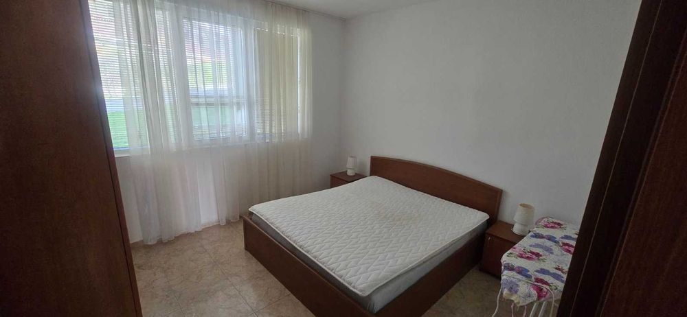 Дава се под наем Двустаен апартамент в Свети Влас - 70 кв.м за 348.84 € - Снимка #1