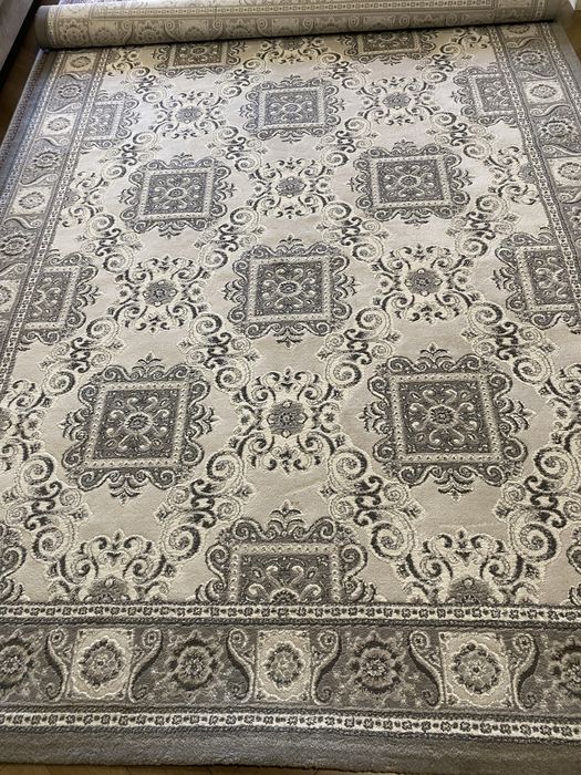 Продам ковер в хорошем состоянии