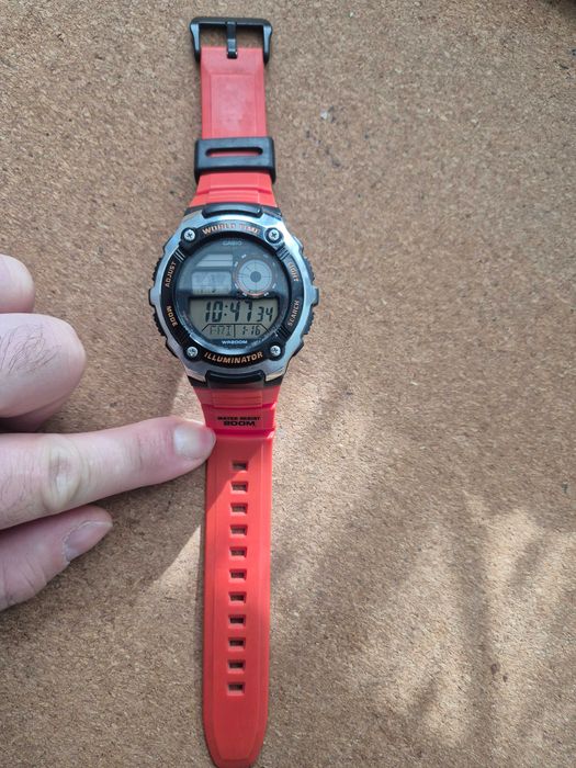 CASIO Illuminator оранжева каишка