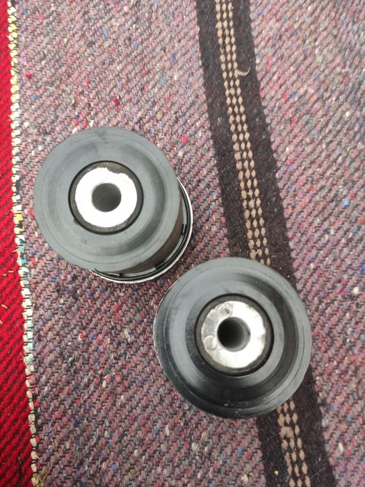 Танпони за заден мост Опел Астра Н