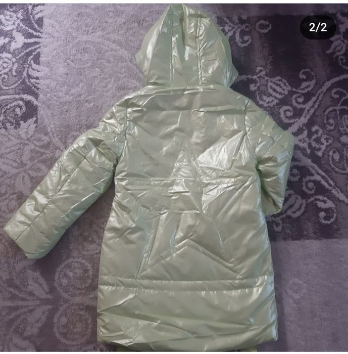 Продам новые куртки на девочку