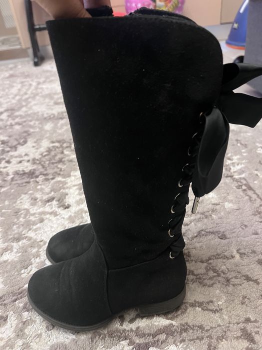 Cizme fetite in stare buna nr 29 foarte frumoase 20 cm in interior