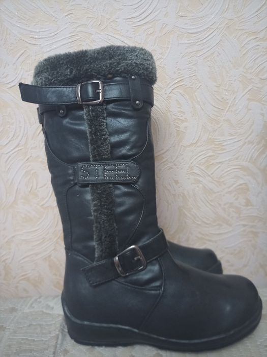 Новые сапожки (32 -33 размеры)