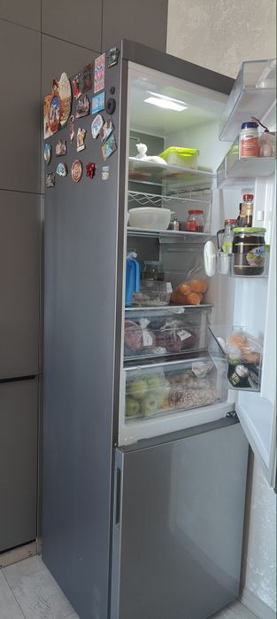 Холодильник SAMSUNG