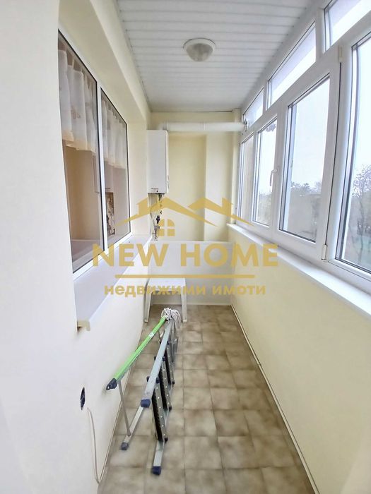 Светъл, слънчев, топъл апартамент под наем.