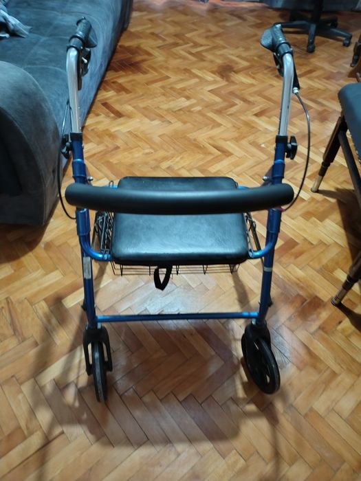 Cadru de mers ortopedic