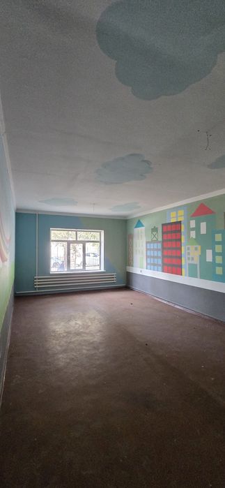 Кибрай марказида 2эт 8хона.