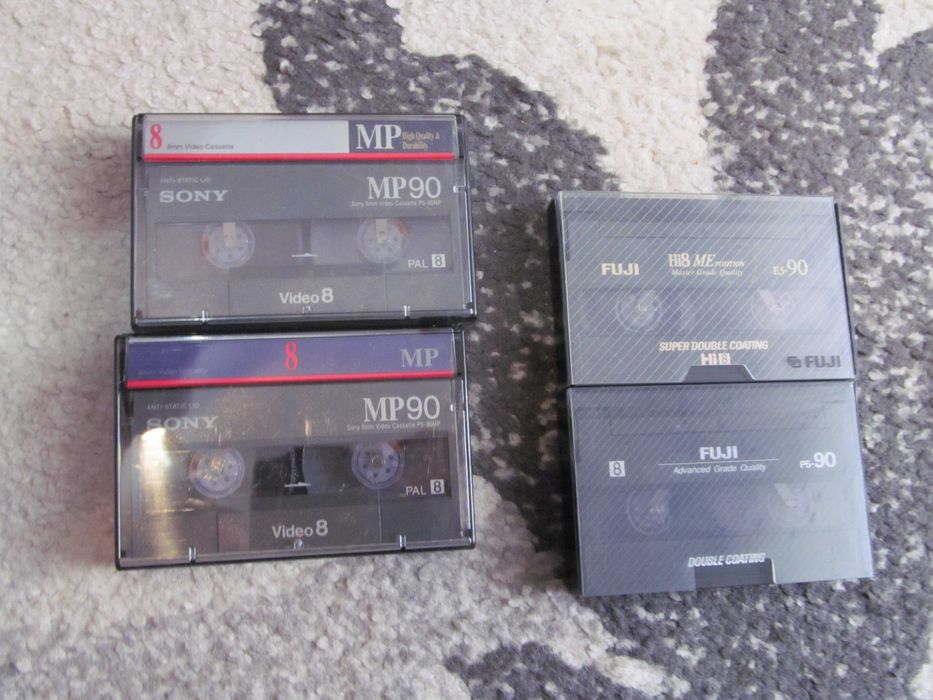 casete video Hi 8 si loturi de 11 buc