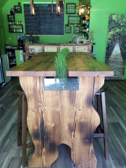 Дизайнерска масивна дървена маса