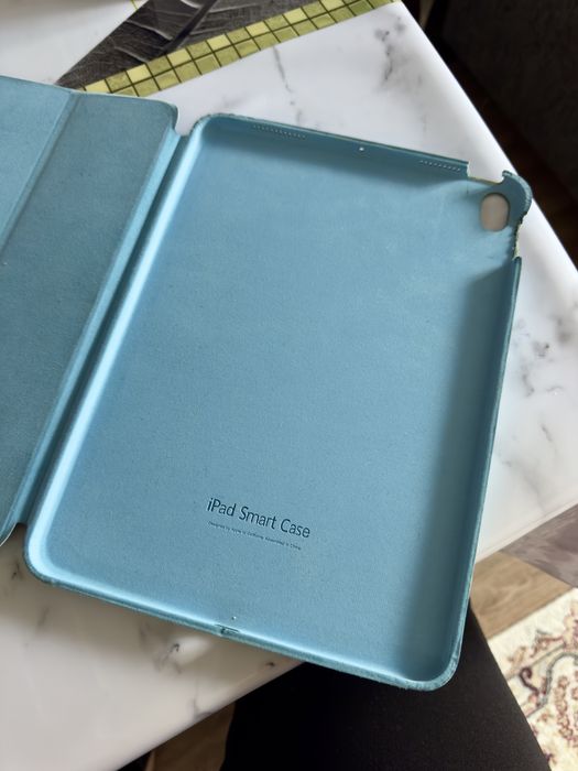 Чехлы для iPad