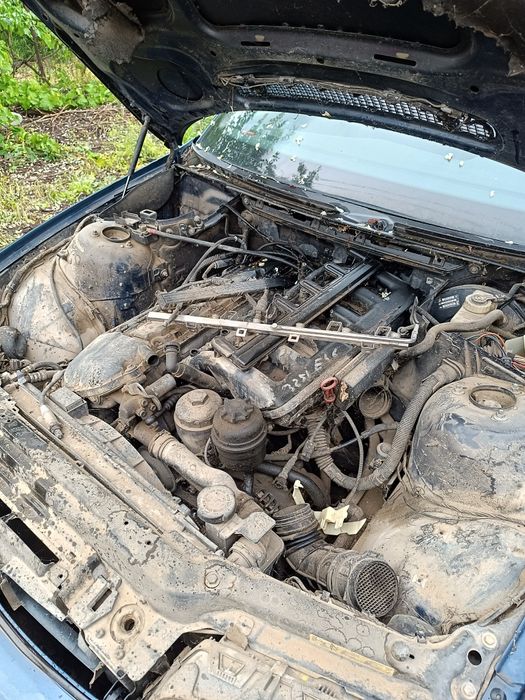 BMW E46 325i 2.5 benzina