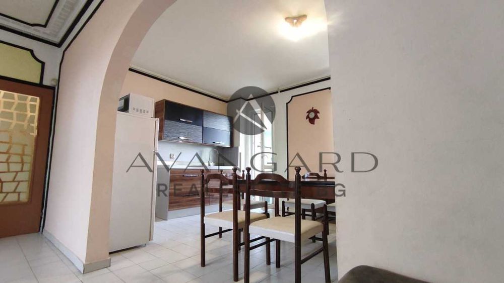 Продава се Тристаен апартамент в Пловдив, Кючук Париж - 94 кв.м за 1649 €/кв.м - Снимка #2